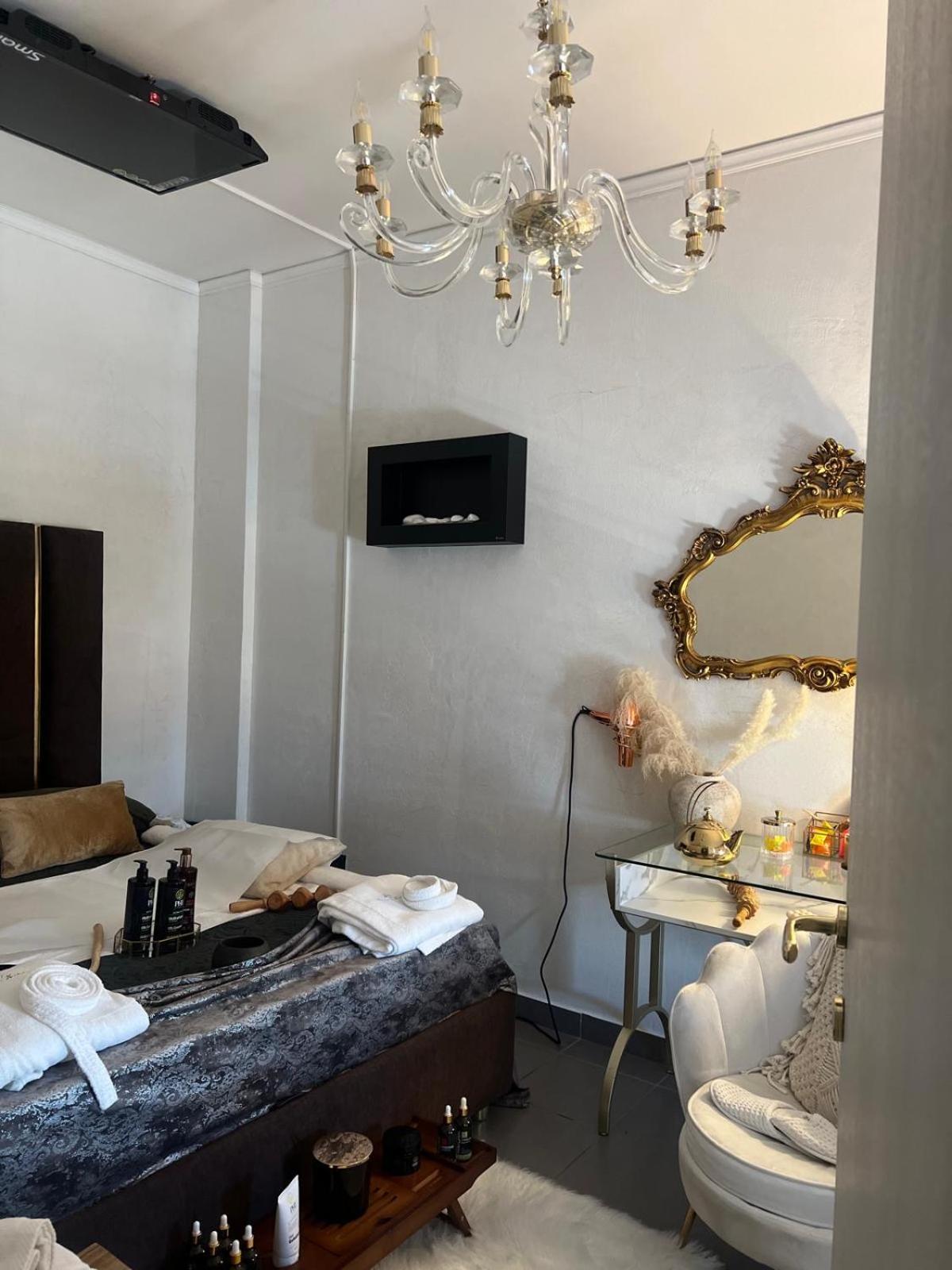 Femme Noir Luxury Spa Experience San Nicola La Strada エクステリア 写真